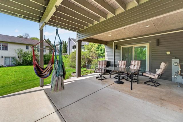 801 Nordic View, Mount Horeb, WI 53572
