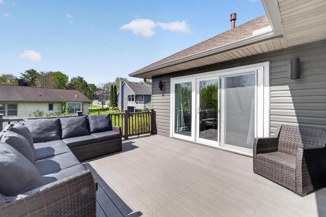 801 Nordic View, Mount Horeb, WI 53572