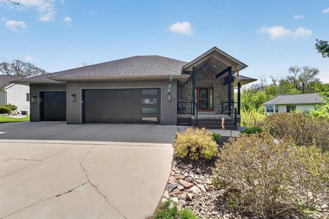 801 Nordic View, Mount Horeb, WI 53572