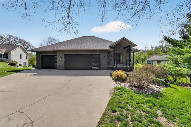 801 Nordic View, Mount Horeb, WI 53572