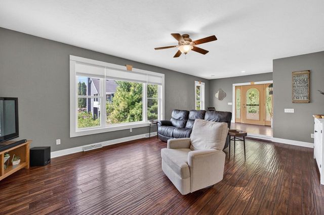 801 Nordic View, Mount Horeb, WI 53572