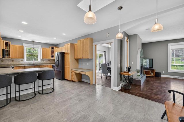 801 Nordic View, Mount Horeb, WI 53572