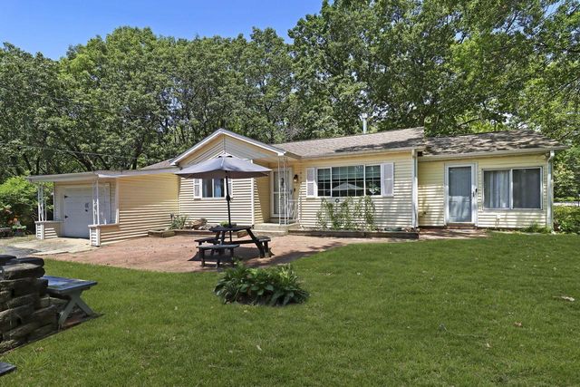 210 86th PLACE, Pleasant Prairie, WI 53158