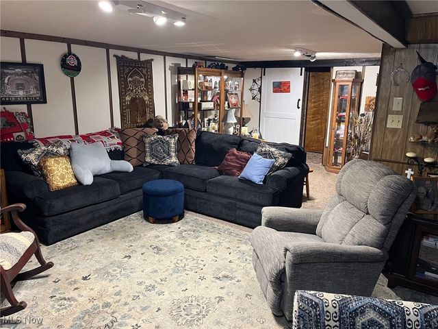 4041 Fairlawn Heights Drive SE, Warren, OH 44484