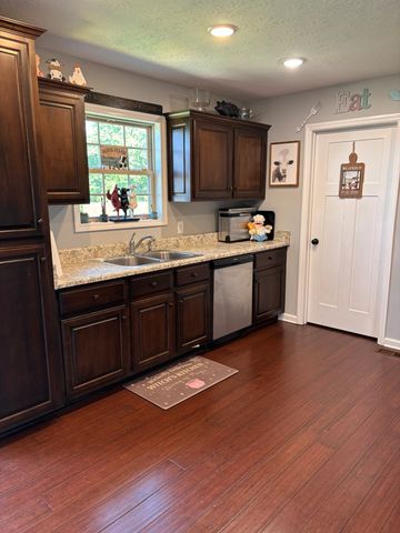 1288 Mount Olive Rd, Westmoreland, TN 37186