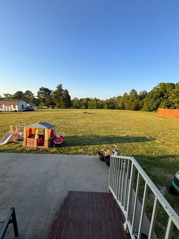 1288 Mount Olive Rd, Westmoreland, TN 37186