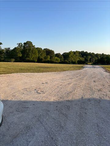 1288 Mount Olive Rd, Westmoreland, TN 37186