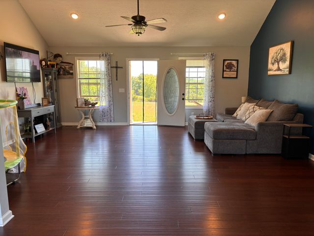 1288 Mount Olive Rd, Westmoreland, TN 37186
