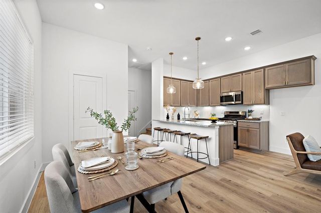 1586 W Tidwell Road, Houston, TX 77091