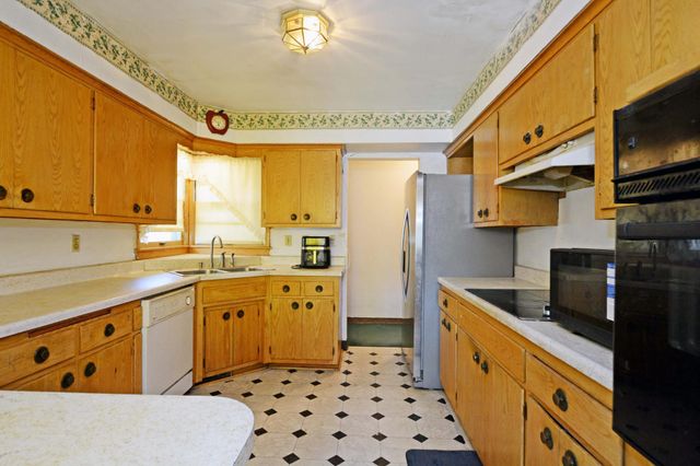 1639 Clarence Street, Saint Paul, MN 55106