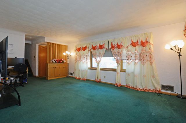 1639 Clarence Street, Saint Paul, MN 55106