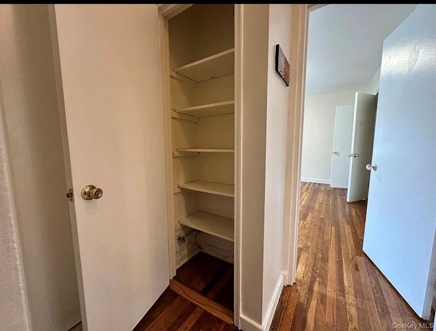 255-06 73rd Avenue 1G, Glen Oaks, NY 11004