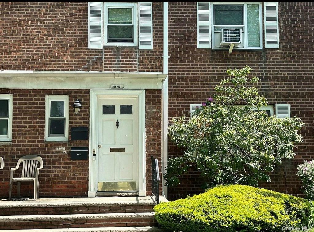 255-06 73rd Avenue 1G, Glen Oaks, NY 11004
