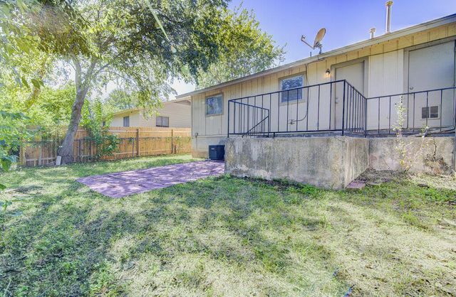 7111 Dan Jean DR B, Austin, TX 78745