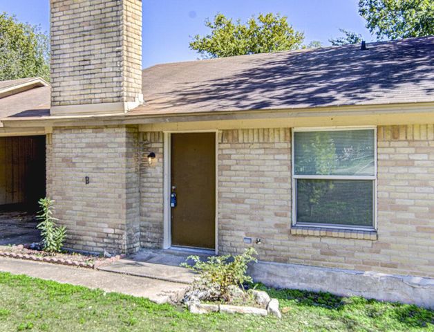 7111 Dan Jean DR B, Austin, TX 78745