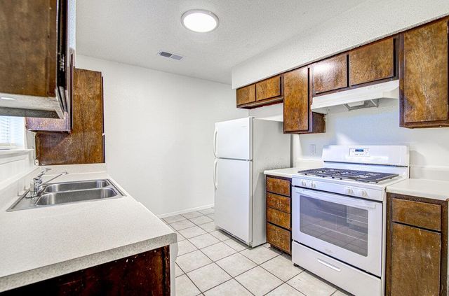 7111 Dan Jean DR B, Austin, TX 78745