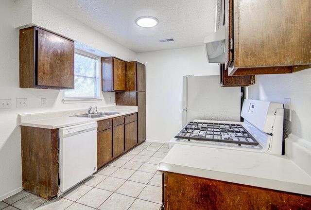 7111 Dan Jean DR B, Austin, TX 78745