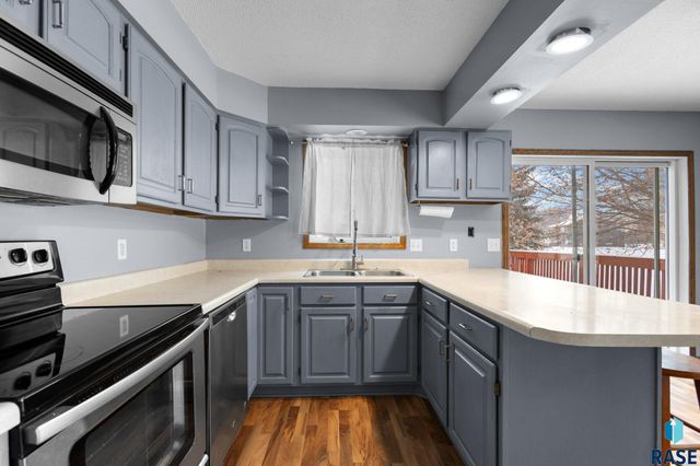 409 E 7th St Street, Crooks, SD 57020