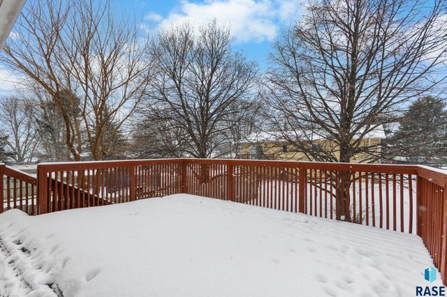 409 E 7th St Street, Crooks, SD 57020