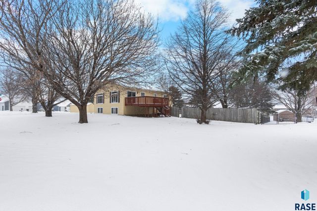 409 E 7th St Street, Crooks, SD 57020