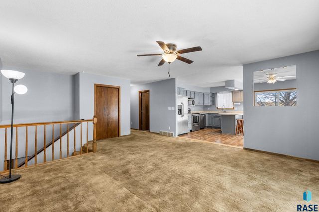 409 E 7th St Street, Crooks, SD 57020