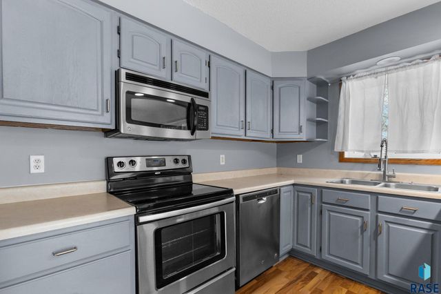 409 E 7th St Street, Crooks, SD 57020