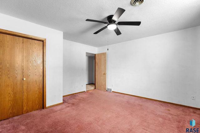 409 E 7th St Street, Crooks, SD 57020