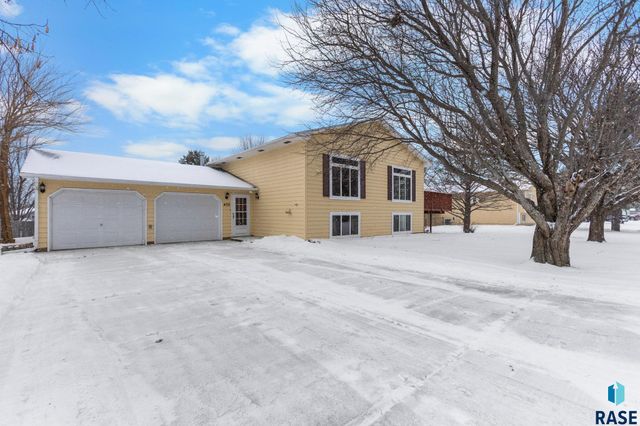 409 E 7th St Street, Crooks, SD 57020