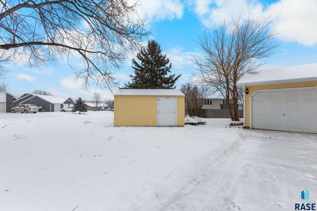 409 E 7th St Street, Crooks, SD 57020