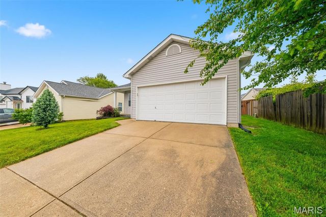 1818 Florine Court, St Charles, MO 63303