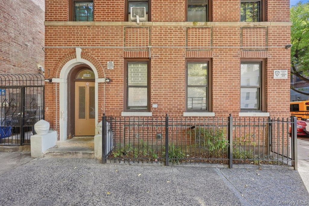 1098 Grant Avenue, Bronx, NY 10456 — photo 3
