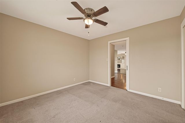 10645 Oak Brook Dr, Houston, TX 77013