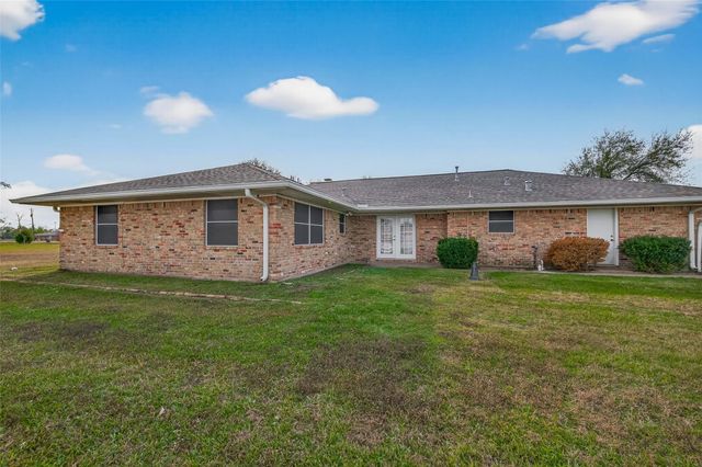 10645 Oak Brook Dr, Houston, TX 77013