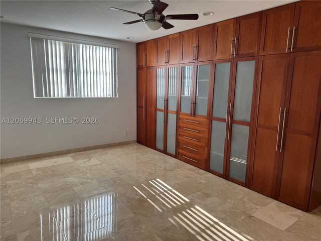 90 Edgewater Dr PH15, Coral Gables, FL 33133