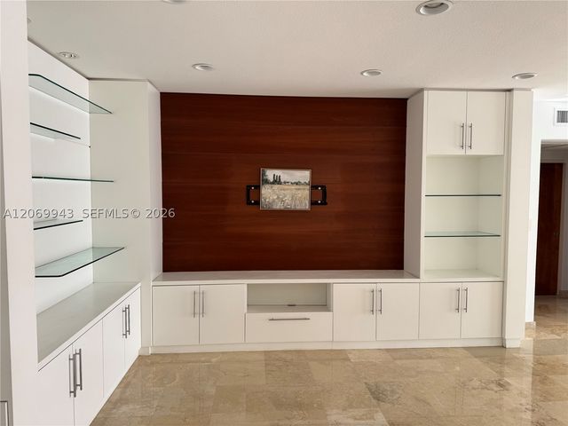 90 Edgewater Dr PH15, Coral Gables, FL 33133