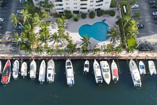 90 Edgewater Dr PH15, Coral Gables, FL 33133