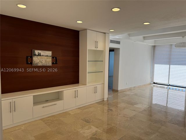 90 Edgewater Dr PH15, Coral Gables, FL 33133