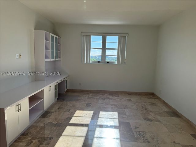 90 Edgewater Dr PH15, Coral Gables, FL 33133