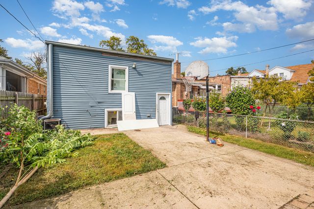 1519 S 58th Avenue, Cicero, IL 60804
