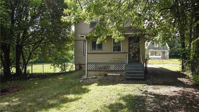 148 Saint Louis Avenue, Youngstown, OH 44507