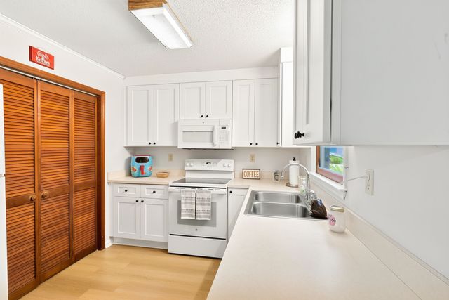 3320 Nc 242 Highway, Benson, NC 27504