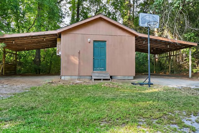 3320 Nc 242 Highway, Benson, NC 27504