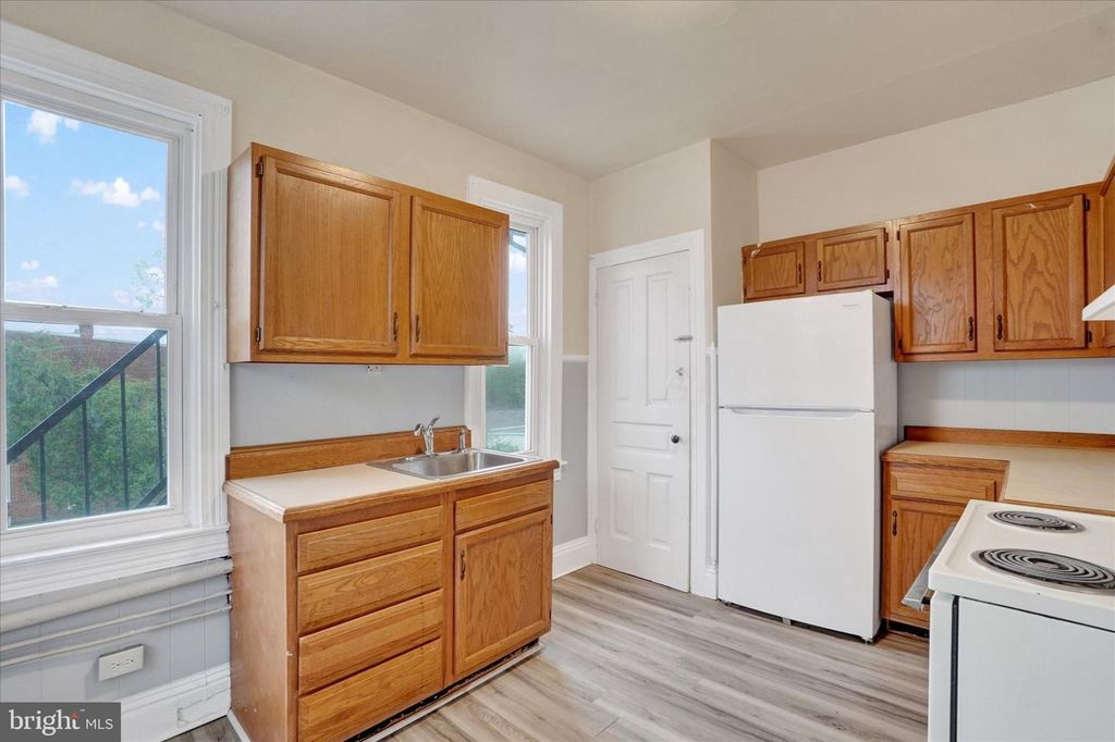 Image 13 of property listing at 700 PENNSYLVANIA AVE, York, PA 17404