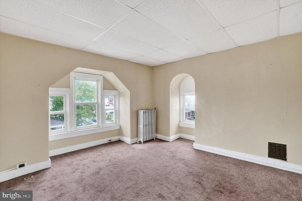 Image 21 of property listing at 700 PENNSYLVANIA AVE, York, PA 17404