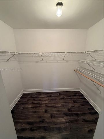 2606 NE 10 ST 2606, Hallandale Beach, FL 33009