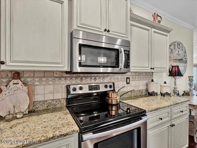 17515 Vintage Cir, Louisville, KY 40245