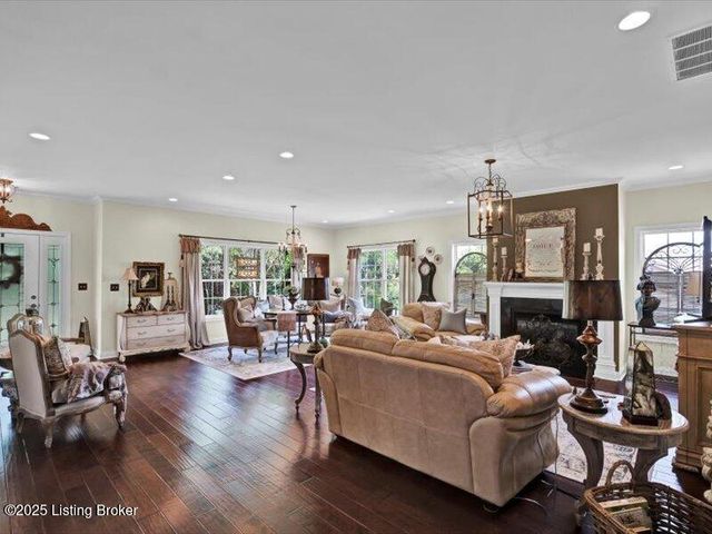 17515 Vintage Cir, Louisville, KY 40245
