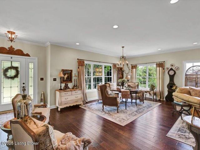 17515 Vintage Cir, Louisville, KY 40245