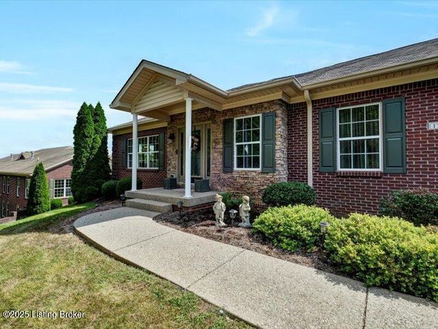 17515 Vintage Cir, Louisville, KY 40245