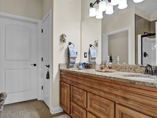17515 Vintage Cir, Louisville, KY 40245